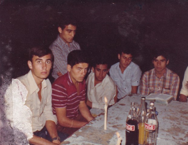 Foto 01: Lugar: Campo de juego. Conmemoraci�n a�o 1981. 4642: GALLIENI, Abel Ricardo, 1961; 4568: POBLET, Daniel, 1961; 4565: CASTRO, Tito Eladio, 1960; 4563: PERSANO, Lu�s Gustavo, 1959; 4569: OLMEDO, Daniel Eduardo, 1961; Arriba: TREJO, Rene Ricardo, 1961